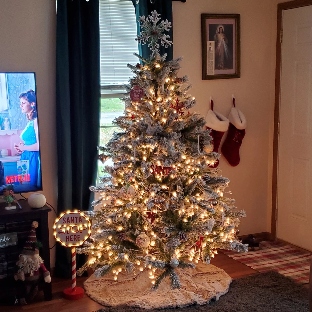 Flocked Angel Pine Artificial Christmas Tree, 6 ft, Unlit – view 8
